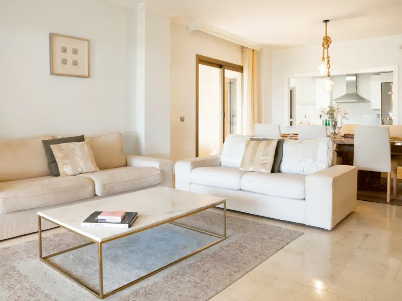 Apartment - Ground Floor Apartment в продаже в Benahavís, Málaga. В доме 3 спален и 2 ванных комнат. Площадь дома 128 м²
