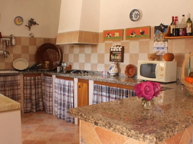 This charming finca-style cortijo is set in the heart of nature near the mountain village of Gibralgalia, in the Guadalhorce Valley inland from Málaga. Renovated and well maintained, the property offers exceptional tranquility along with open panoramic vi