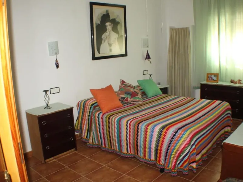 This charming finca-style cortijo is set in the heart of nature near the mountain village of Gibralgalia, in the Guadalhorce Valley inland from Málaga. Renovated and well maintained, the property offers exceptional tranquility along with open panoramic vi