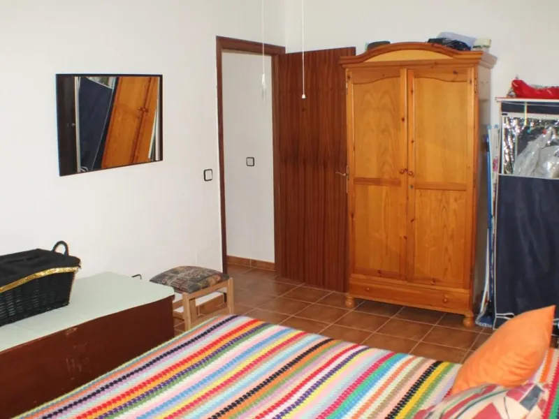 This charming finca-style cortijo is set in the heart of nature near the mountain village of Gibralgalia, in the Guadalhorce Valley inland from Málaga. Renovated and well maintained, the property offers exceptional tranquility along with open panoramic vi