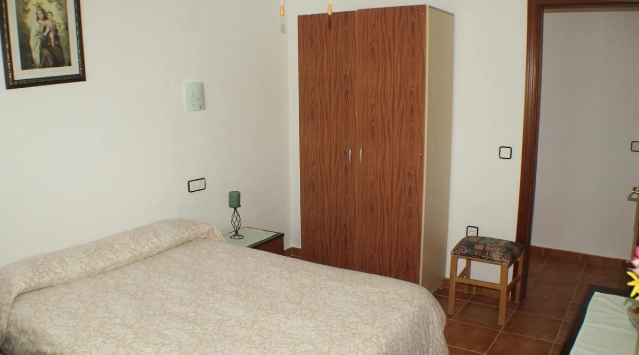 This charming finca-style cortijo is set in the heart of nature near the mountain village of Gibralgalia, in the Guadalhorce Valley inland from Málaga. Renovated and well maintained, the property offers exceptional tranquility along with open panoramic vi