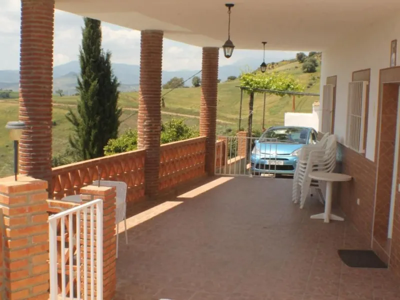 This charming finca-style cortijo is set in the heart of nature near the mountain village of Gibralgalia, in the Guadalhorce Valley inland from Málaga. Renovated and well maintained, the property offers exceptional tranquility along with open panoramic vi
