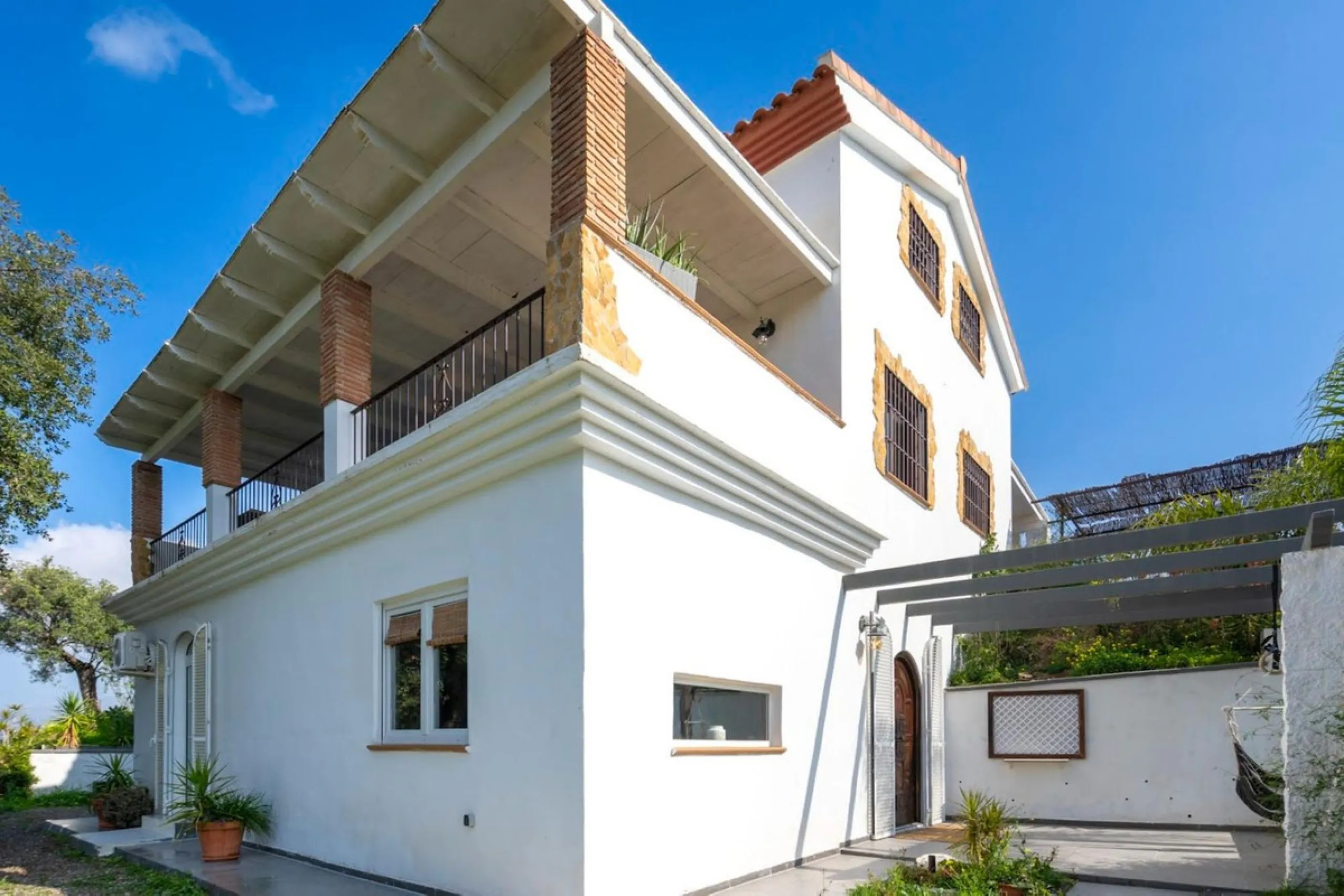 House - Finca - Cortijo в продаже в Coín, Málaga. В доме 3 спален и 3 ванных комнат. Площадь дома 233 м². Площадь участка 3700 м²