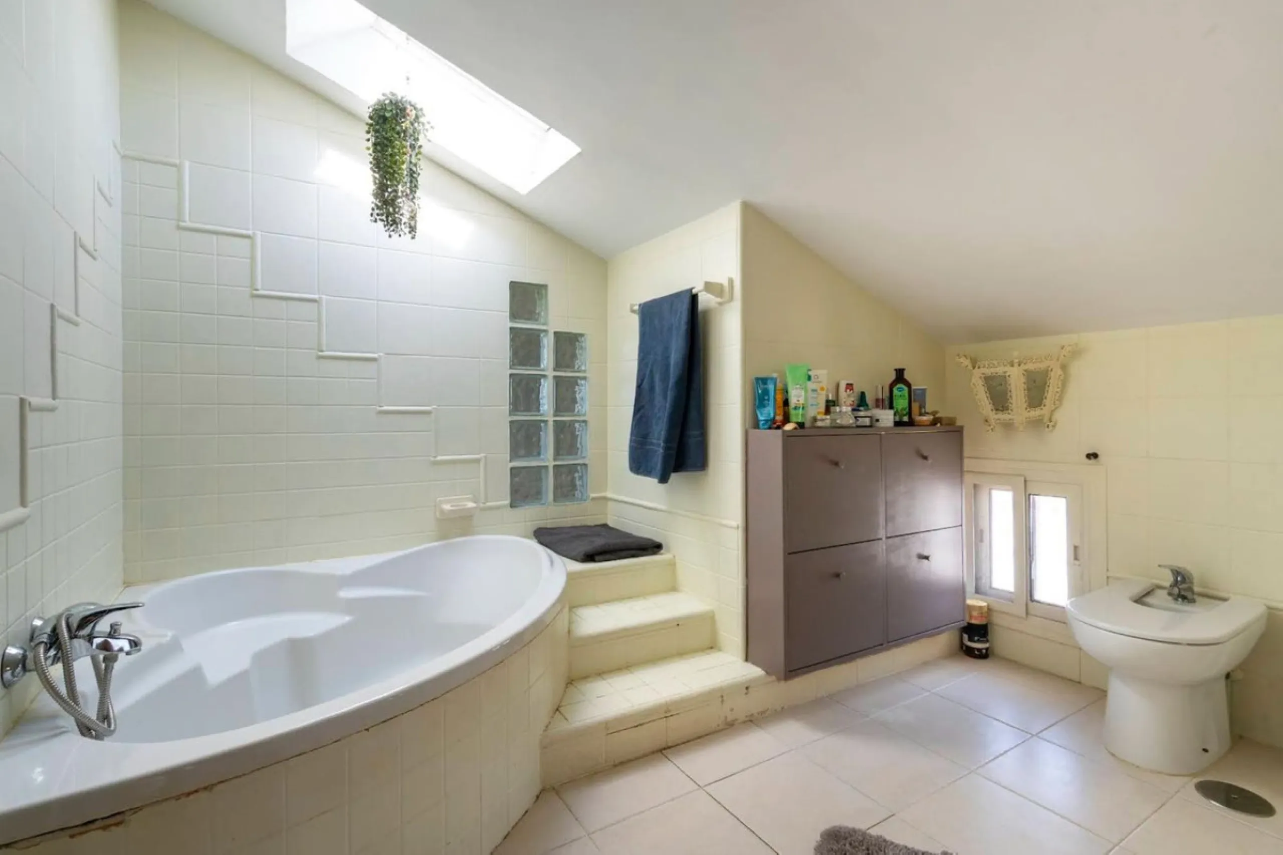 House - Finca - Cortijo в продаже в Coín, Málaga. В доме 3 спален и 3 ванных комнат. Площадь дома 233 м². Площадь участка 3700 м²