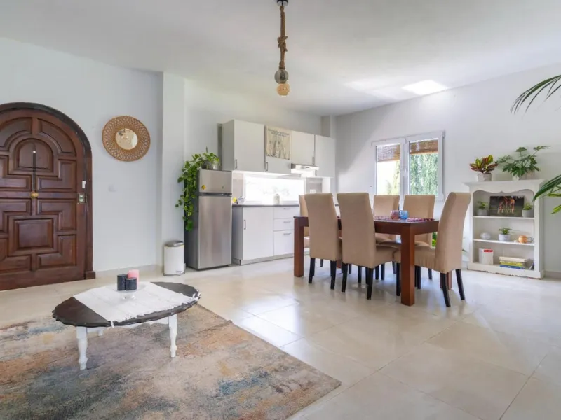 House - Finca - Cortijo в продаже в Coín, Málaga. В доме 3 спален и 3 ванных комнат. Площадь дома 233 м². Площадь участка 3700 м²
