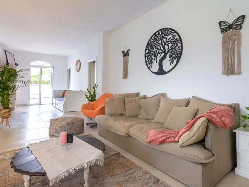 House - Finca - Cortijo в продаже в Coín, Málaga. В доме 3 спален и 3 ванных комнат. Площадь дома 233 м². Площадь участка 3700 м²