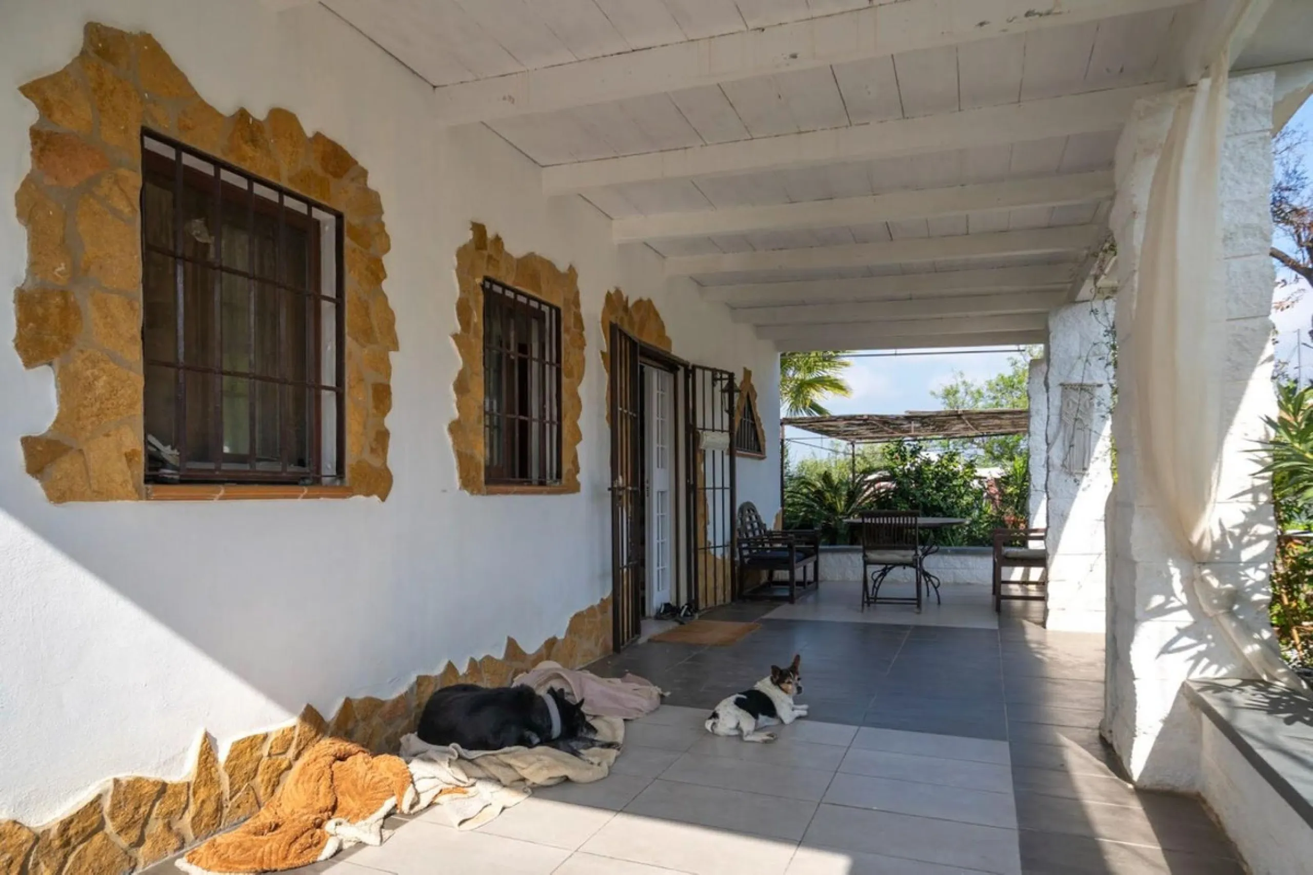 House - Finca - Cortijo в продаже в Coín, Málaga. В доме 3 спален и 3 ванных комнат. Площадь дома 233 м². Площадь участка 3700 м²