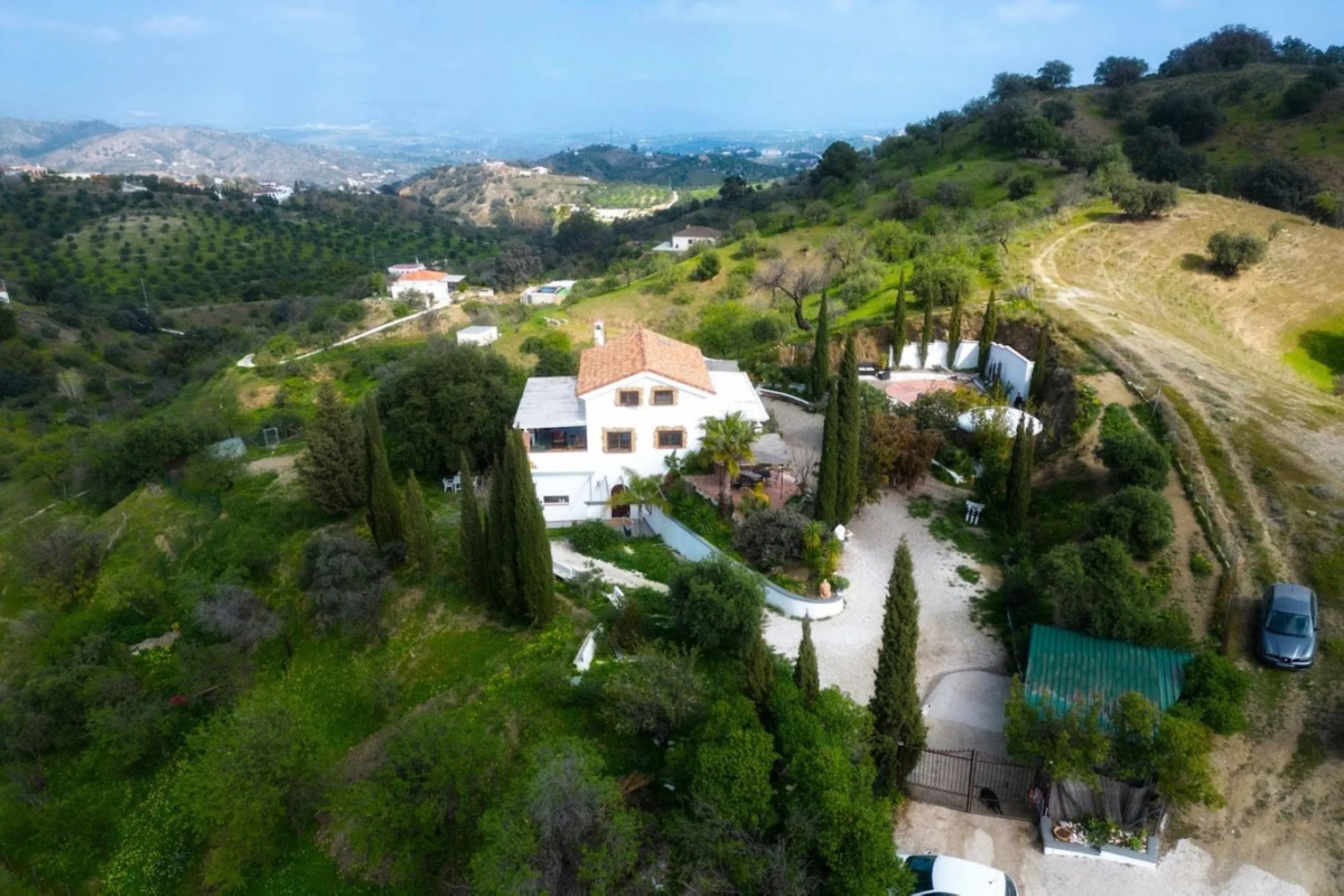 House - Finca - Cortijo в продаже в Coín, Málaga. В доме 3 спален и 3 ванных комнат. Площадь дома 233 м². Площадь участка 3700 м²