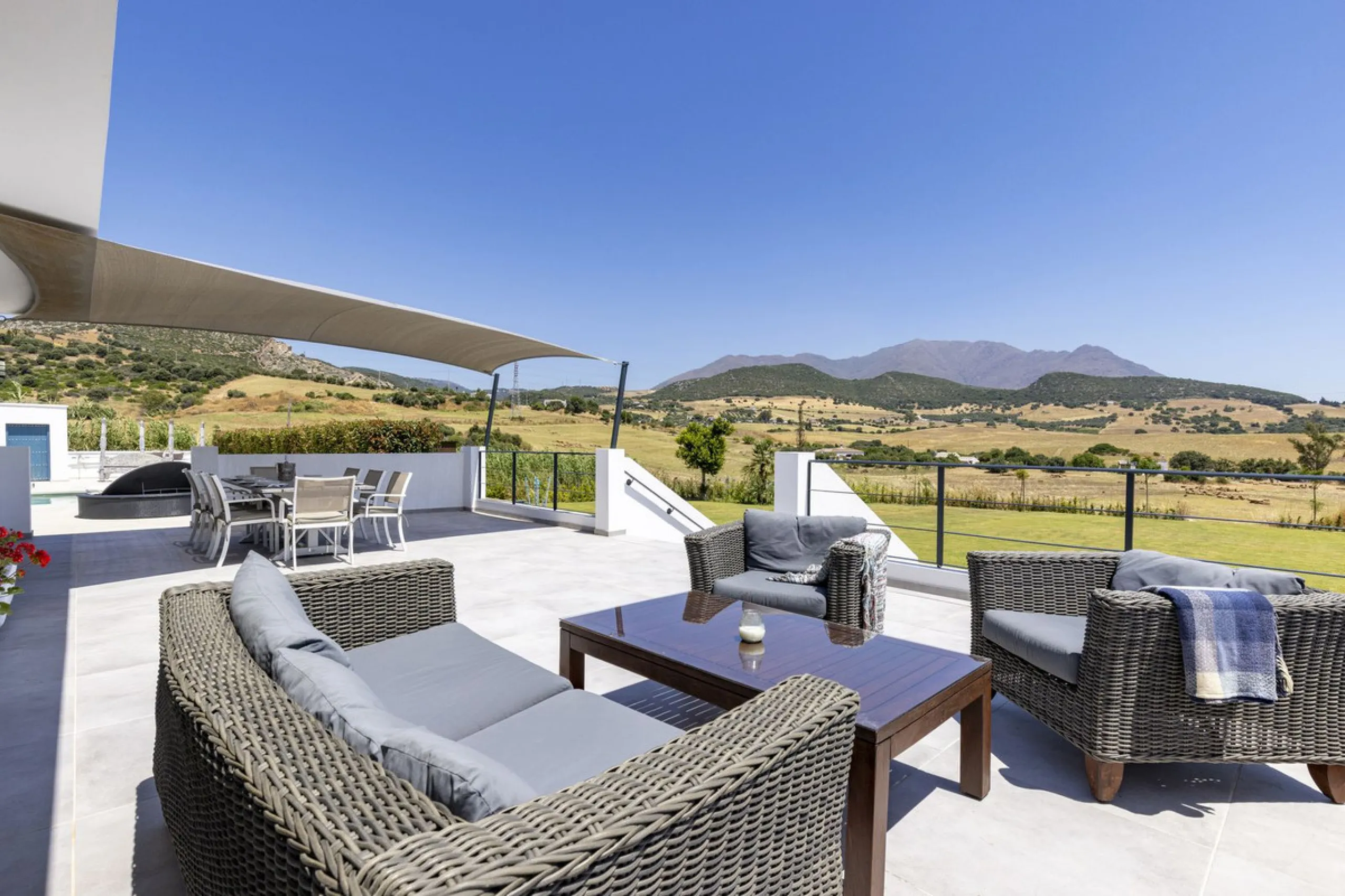 An Exceptional Contemporary Residence in a Prestigious Setting