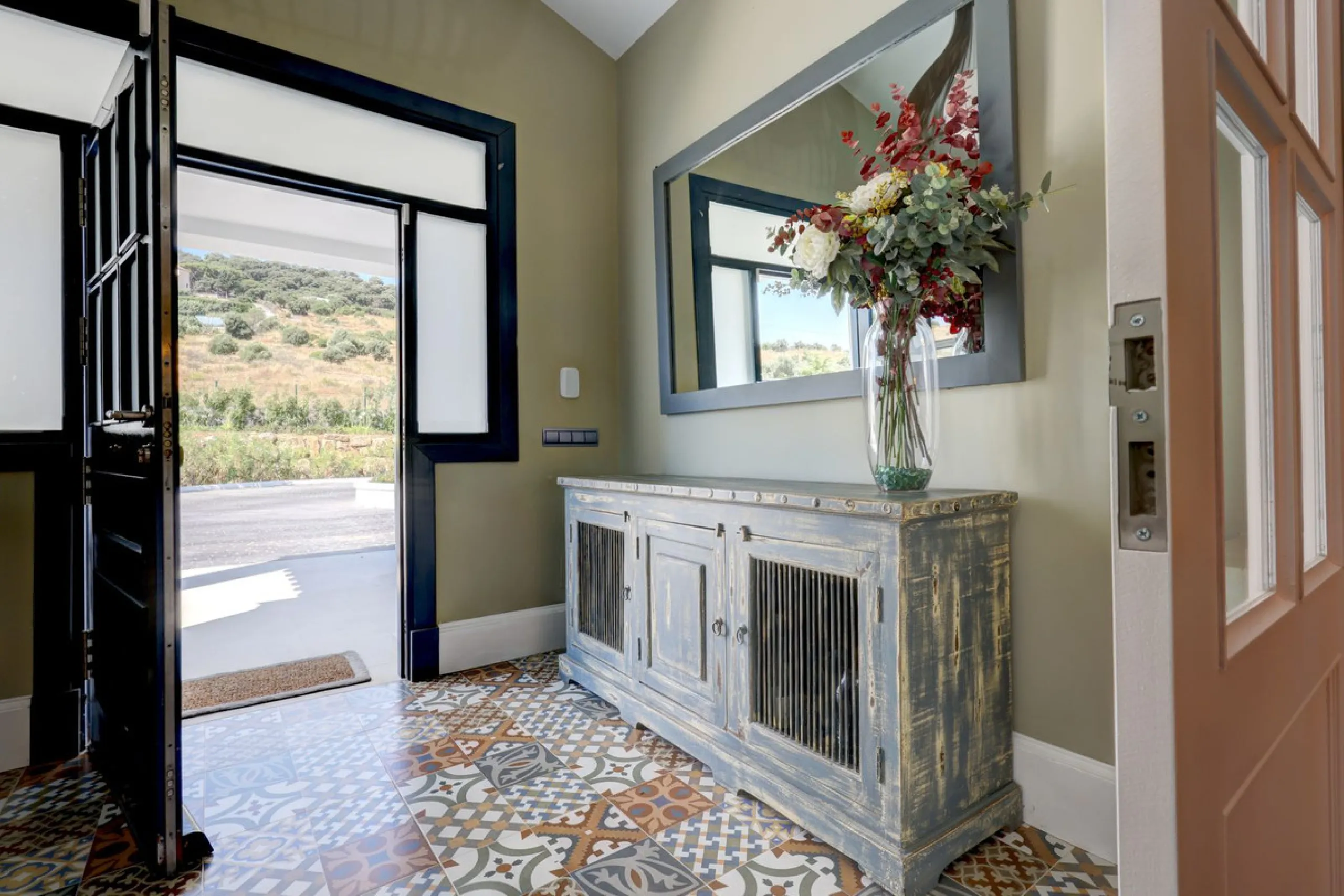 An Exceptional Contemporary Residence in a Prestigious Setting