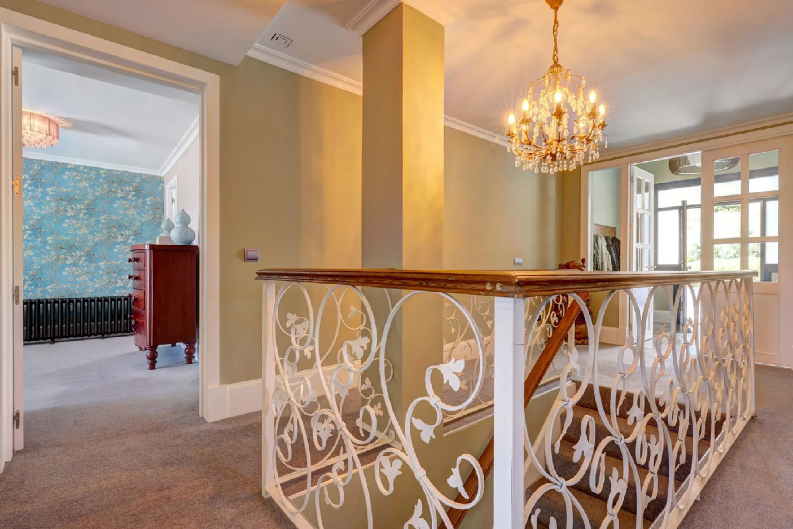An Exceptional Contemporary Residence in a Prestigious Setting