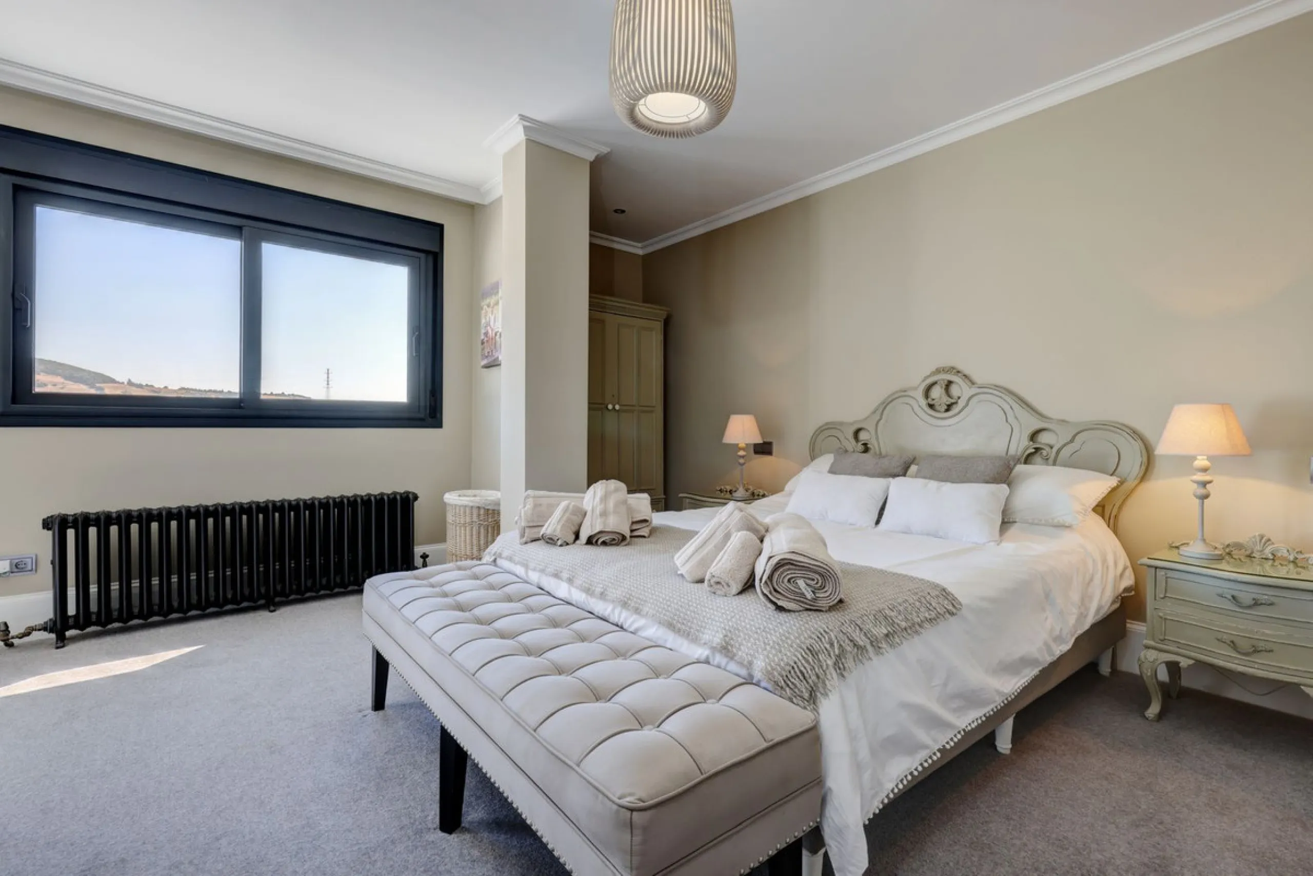 An Exceptional Contemporary Residence in a Prestigious Setting
