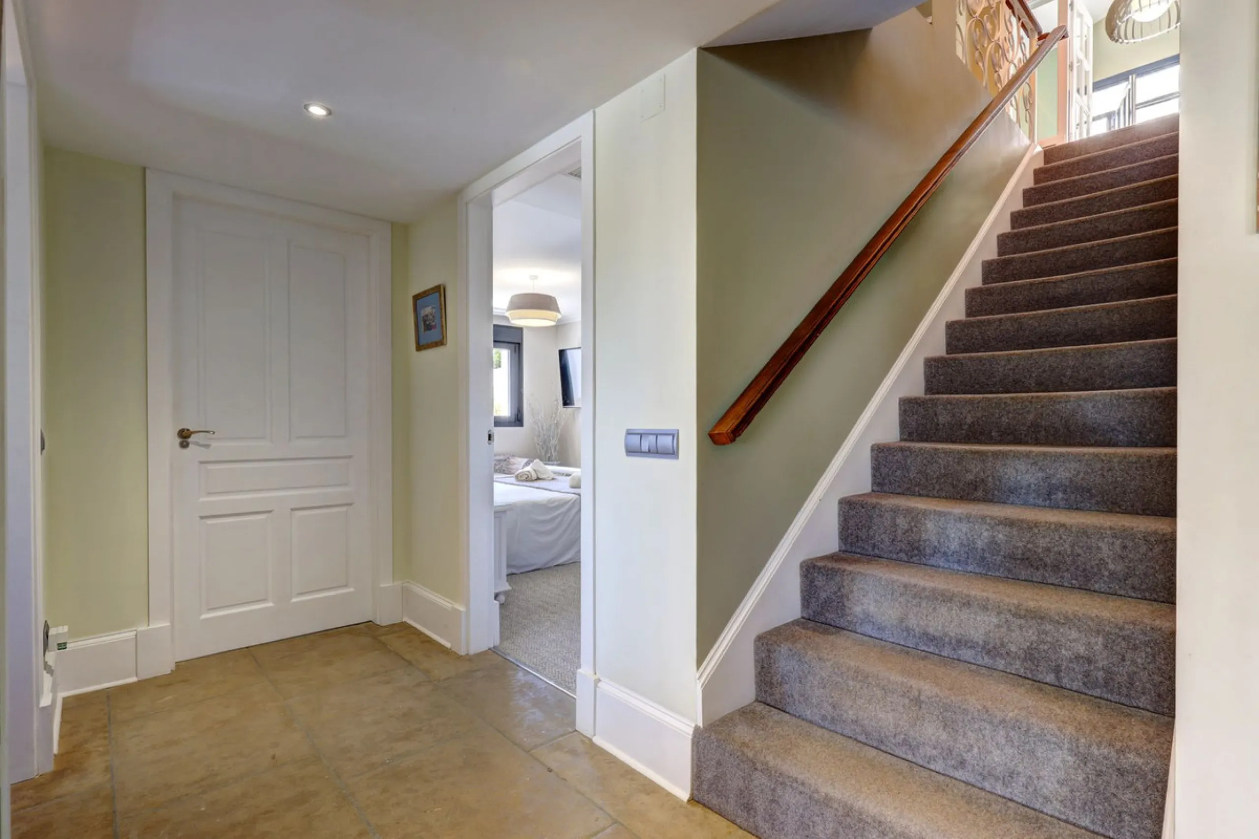 An Exceptional Contemporary Residence in a Prestigious Setting