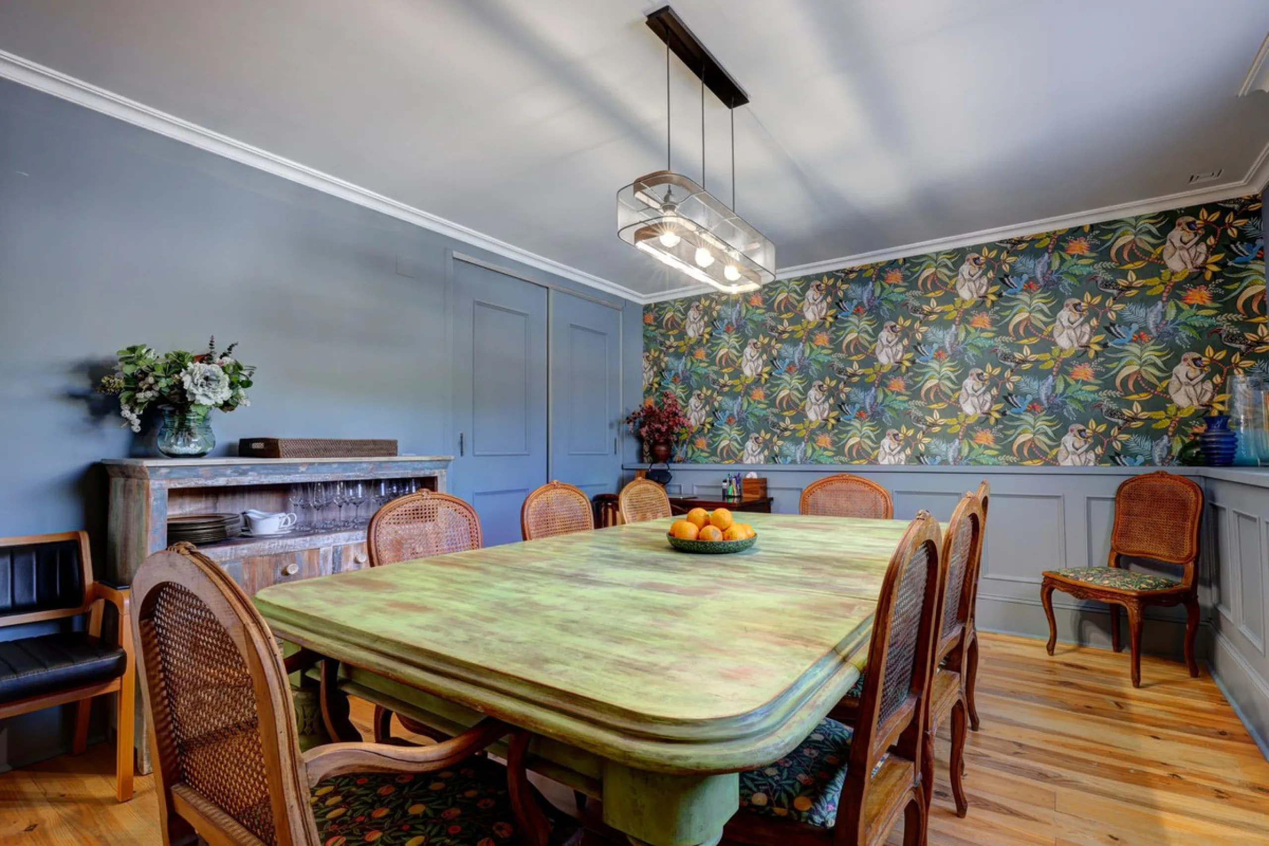 An Exceptional Contemporary Residence in a Prestigious Setting