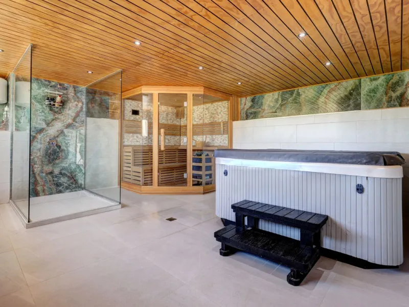 An Exceptional Contemporary Residence in a Prestigious Setting