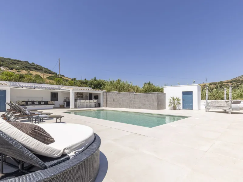 An Exceptional Contemporary Residence in a Prestigious Setting