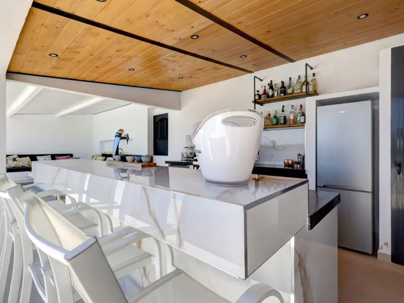 An Exceptional Contemporary Residence in a Prestigious Setting