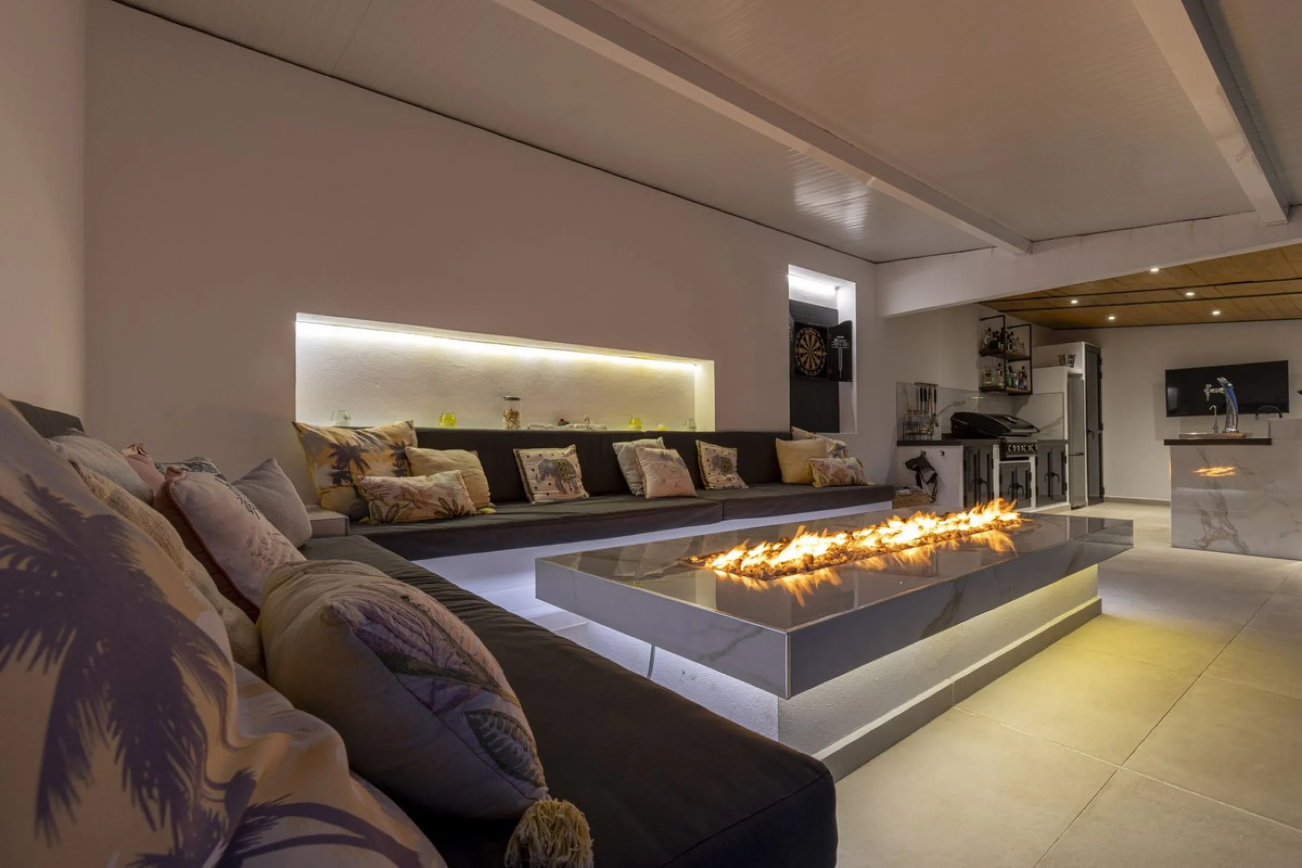 An Exceptional Contemporary Residence in a Prestigious Setting