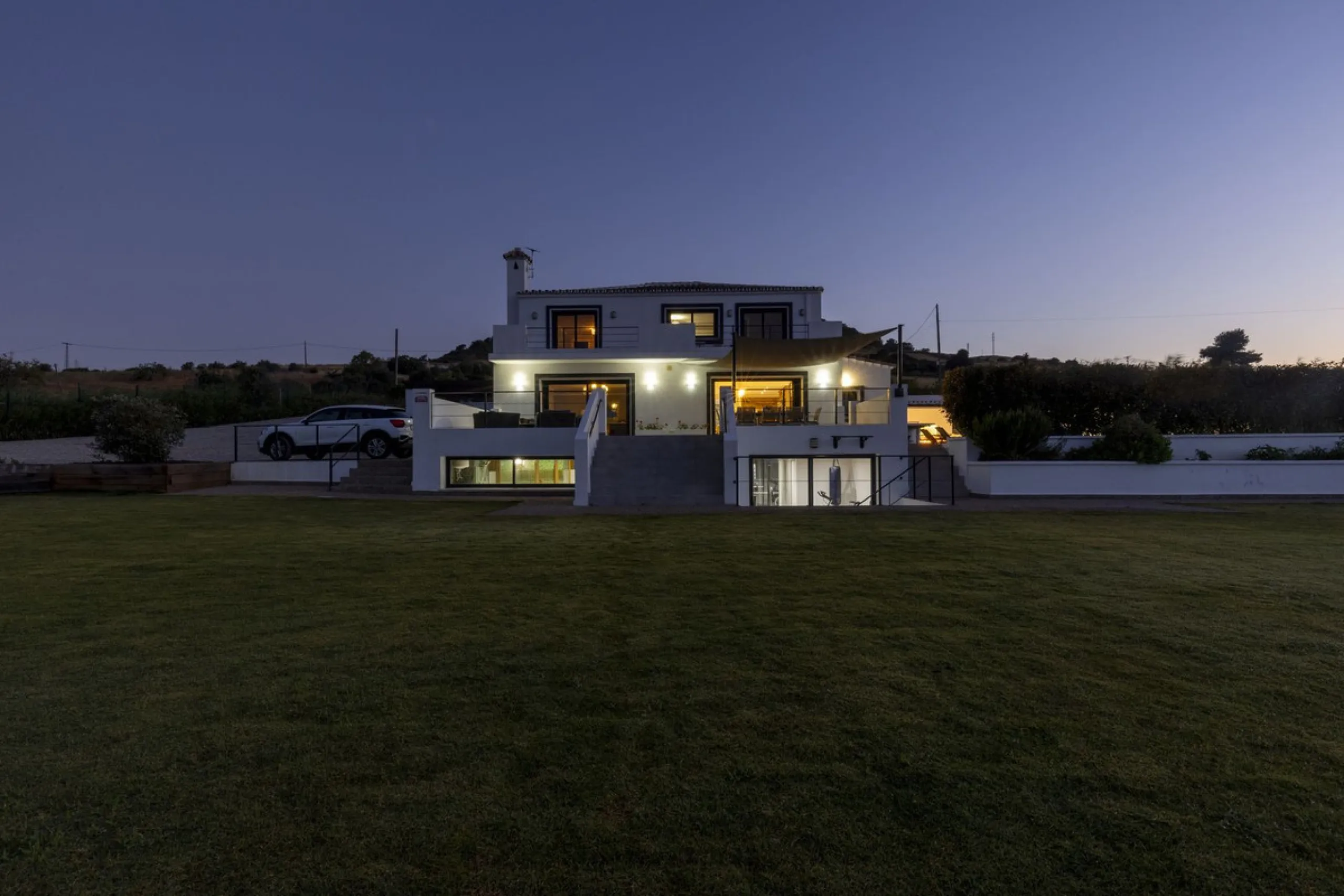 An Exceptional Contemporary Residence in a Prestigious Setting