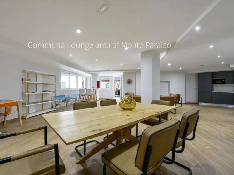 Luxury 3 bedroom apartment with stunning sea views in the modern Monte Paraiso complex in Fuengirola southern Spain. This modern apartment was completed in 2019 and stylishly decorated with modern furniture and beds with high-quality mattresses. The spaci