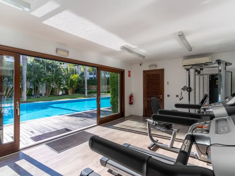 Exclusive apartment located in the prestigious Doncella Beach complex in Estepona, directly on the beachfront and within a short walking distance of the town centre. This is one of the last real opportunities to acquire a property of this calibre in such 