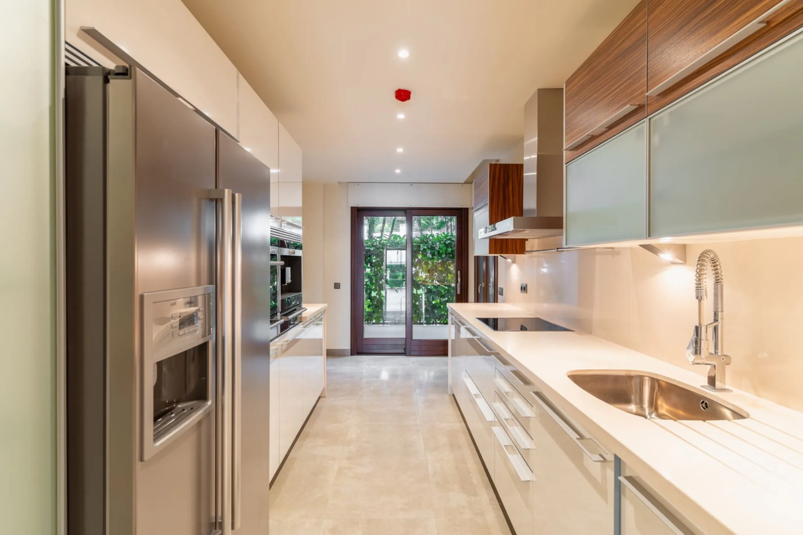 Apartment - Ground Floor Apartment в продаже в Estepona, Málaga. В доме 2 спален и 2 ванных комнат. Площадь дома 115 м². Площадь участка 38 м²