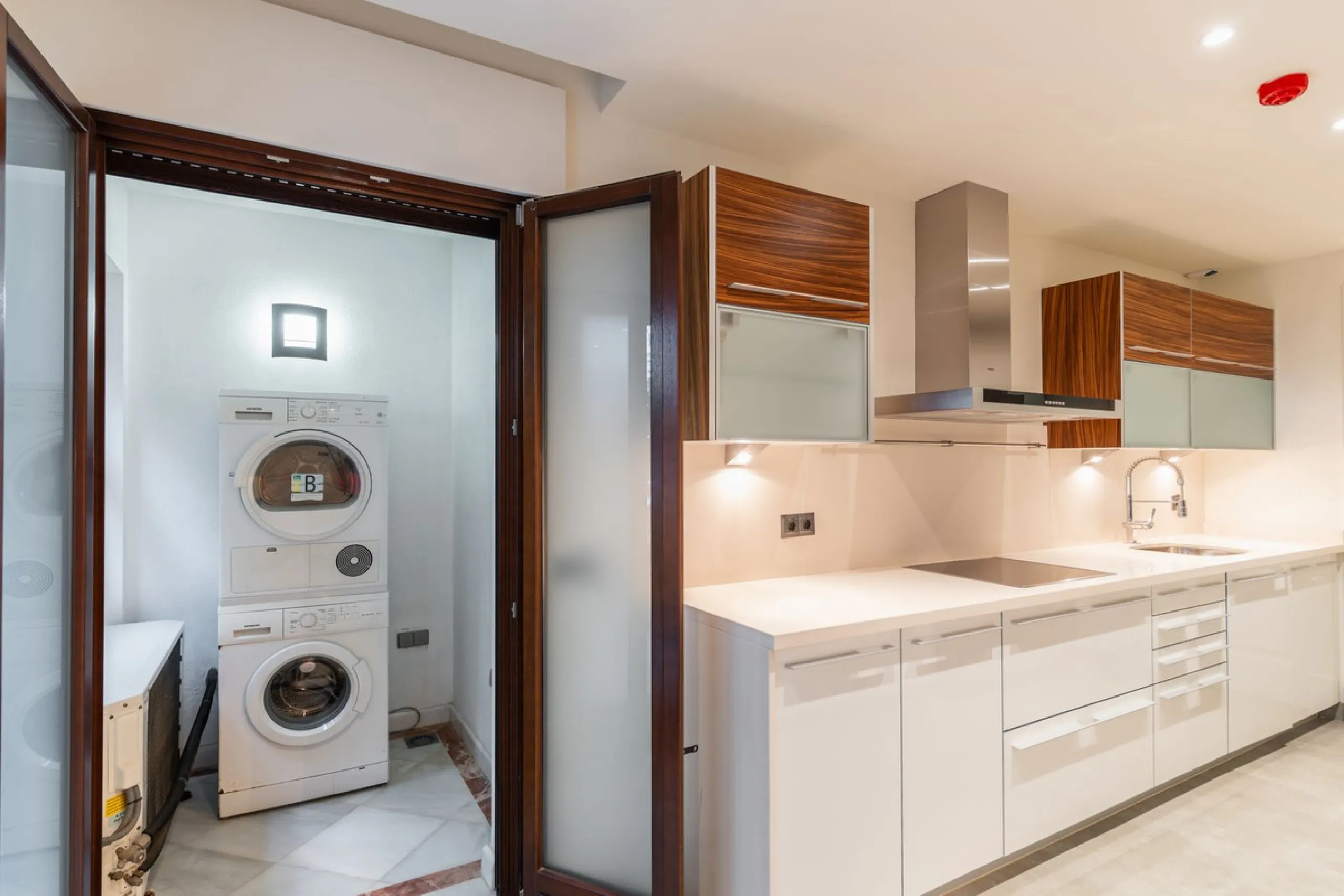 Apartment - Ground Floor Apartment в продаже в Estepona, Málaga. В доме 2 спален и 2 ванных комнат. Площадь дома 115 м². Площадь участка 38 м²
