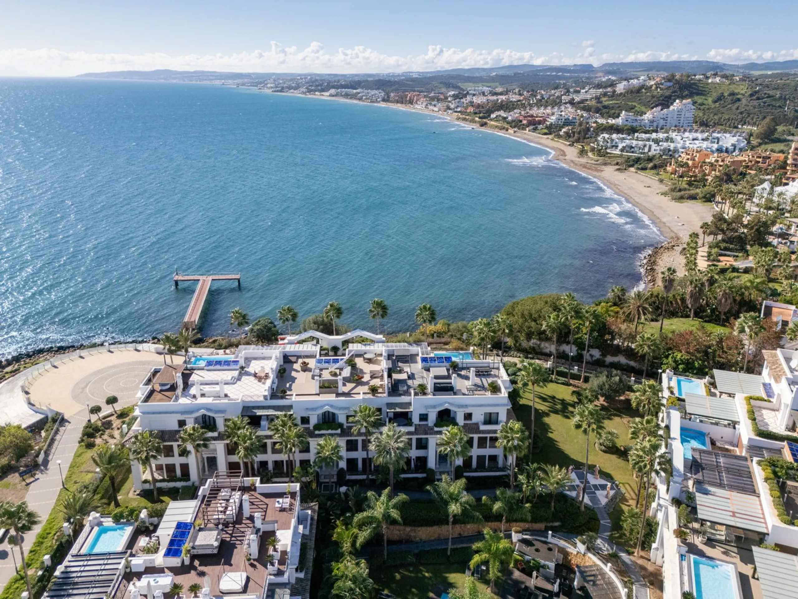 Apartment - Ground Floor Apartment в продаже в Estepona, Málaga. В доме 2 спален и 2 ванных комнат. Площадь дома 115 м². Площадь участка 38 м²