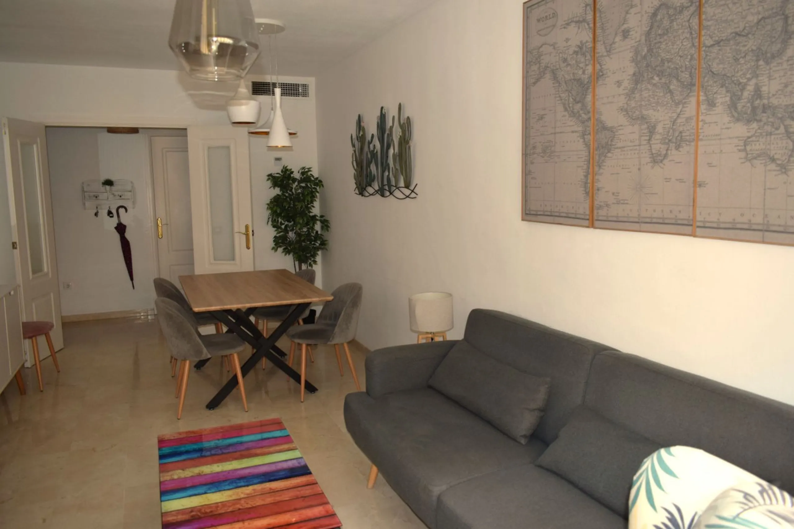 We are offering this magnificent apartment with a Tourist License for sale. It is located at Avenida La Rosaleda 21, next to the river. The apartment is fully furnished and decorated with the latest trends. It is a first-floor apartment with a south-facin
