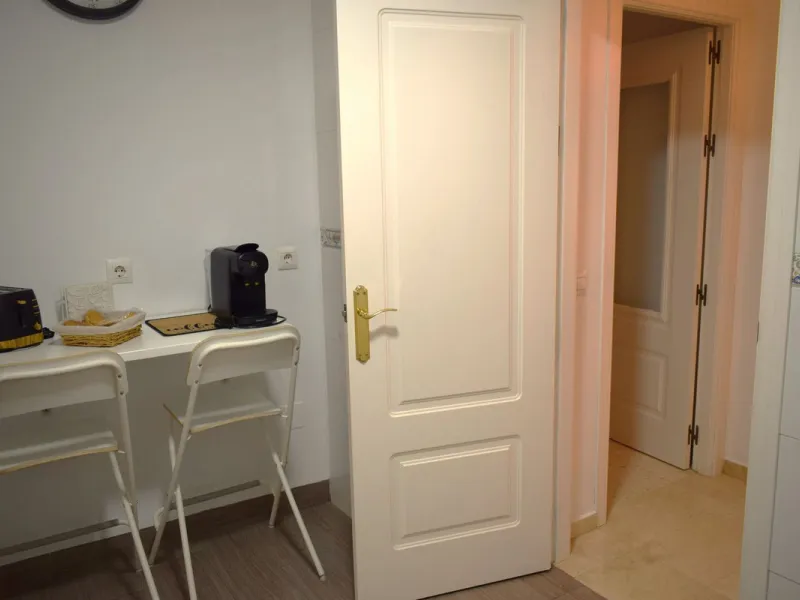 We are offering this magnificent apartment with a Tourist License for sale. It is located at Avenida La Rosaleda 21, next to the river. The apartment is fully furnished and decorated with the latest trends. It is a first-floor apartment with a south-facin
