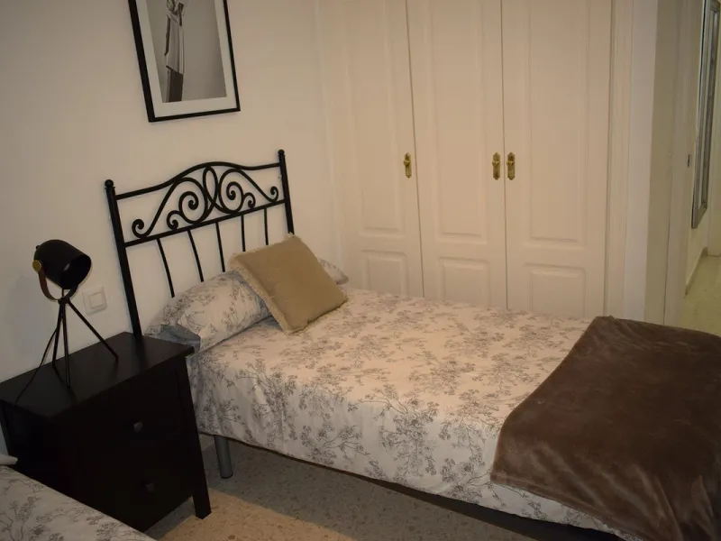 We are offering this magnificent apartment with a Tourist License for sale. It is located at Avenida La Rosaleda 21, next to the river. The apartment is fully furnished and decorated with the latest trends. It is a first-floor apartment with a south-facin