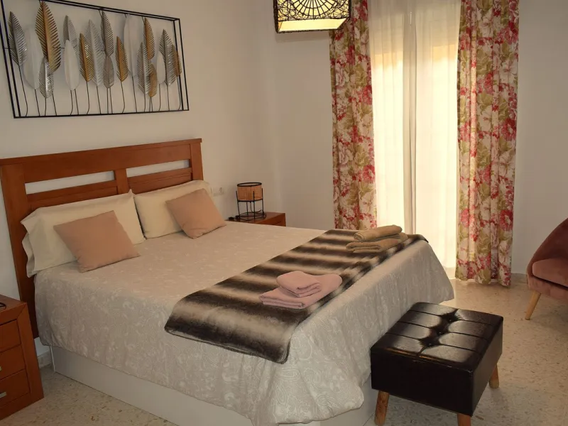 We are offering this magnificent apartment with a Tourist License for sale. It is located at Avenida La Rosaleda 21, next to the river. The apartment is fully furnished and decorated with the latest trends. It is a first-floor apartment with a south-facin
