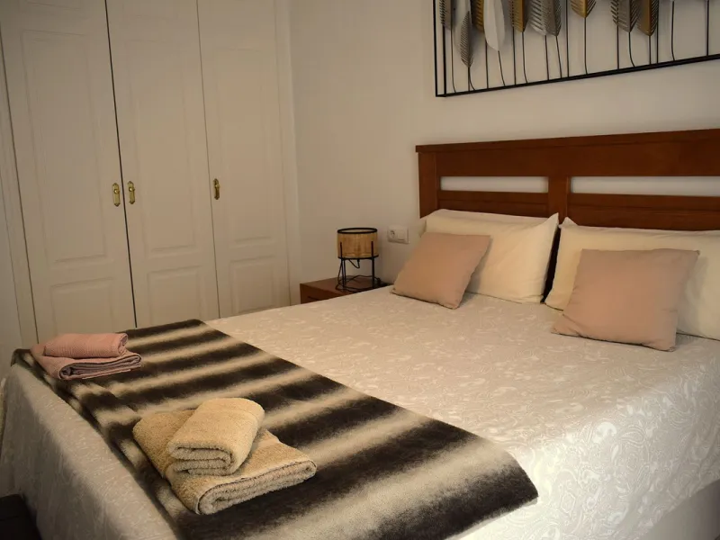 We are offering this magnificent apartment with a Tourist License for sale. It is located at Avenida La Rosaleda 21, next to the river. The apartment is fully furnished and decorated with the latest trends. It is a first-floor apartment with a south-facin