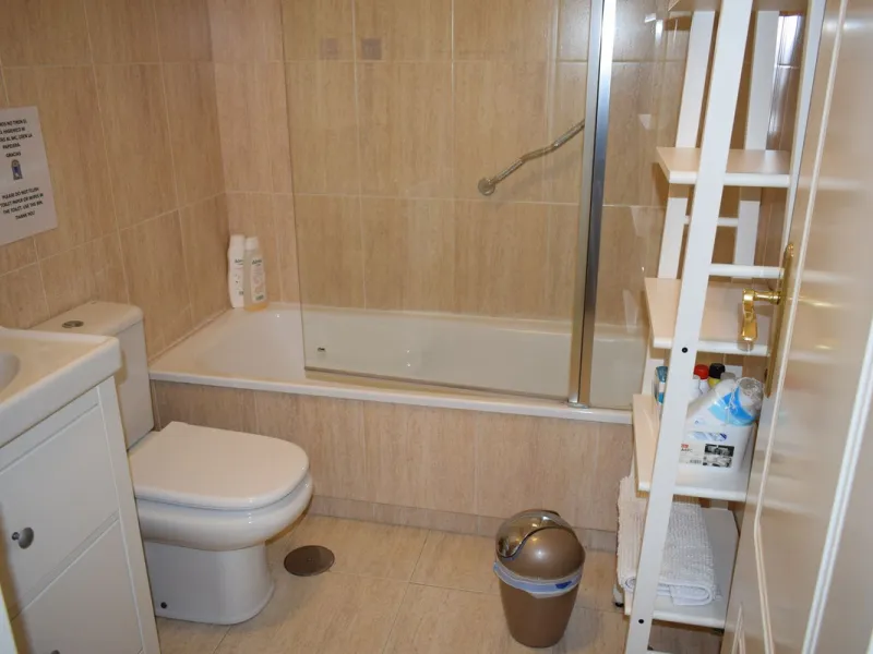 We are offering this magnificent apartment with a Tourist License for sale. It is located at Avenida La Rosaleda 21, next to the river. The apartment is fully furnished and decorated with the latest trends. It is a first-floor apartment with a south-facin