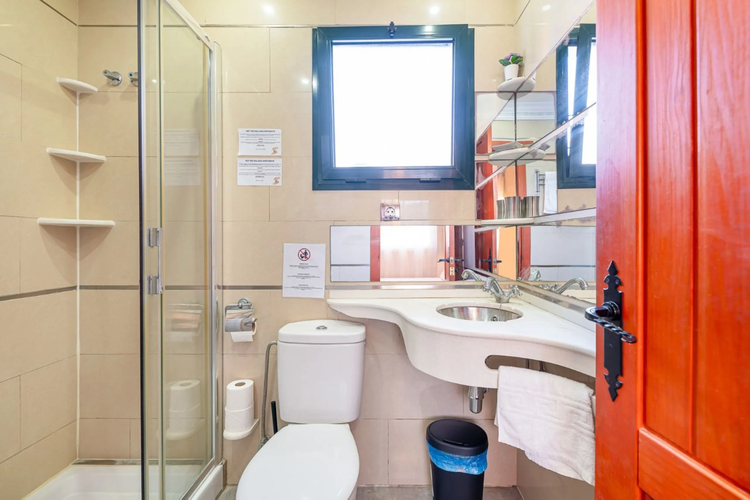Hotel for Sale in Torremolinos – Seafront Location with 8 Apartments and Commercial Premises