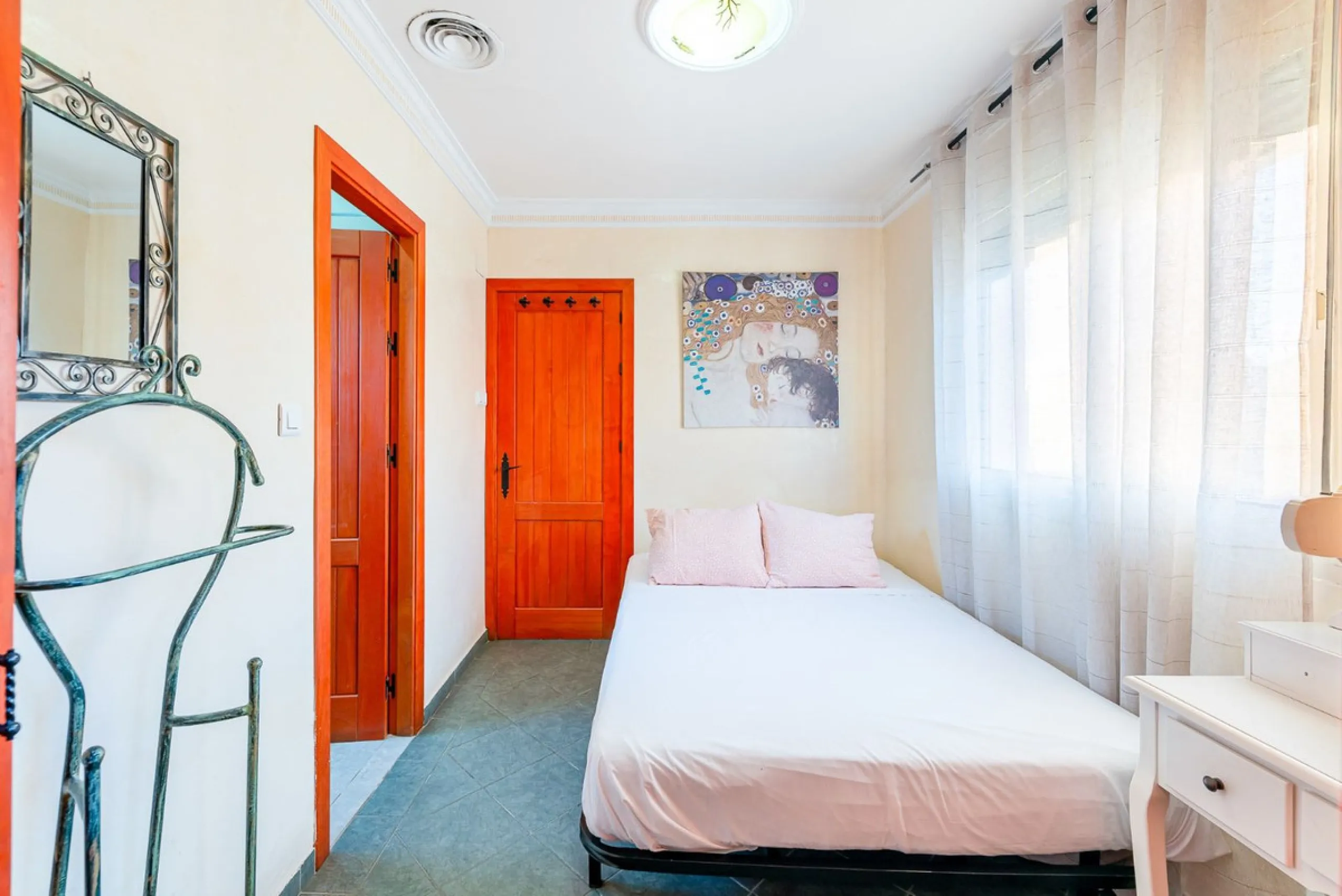 Hotel for Sale in Torremolinos – Seafront Location with 8 Apartments and Commercial Premises