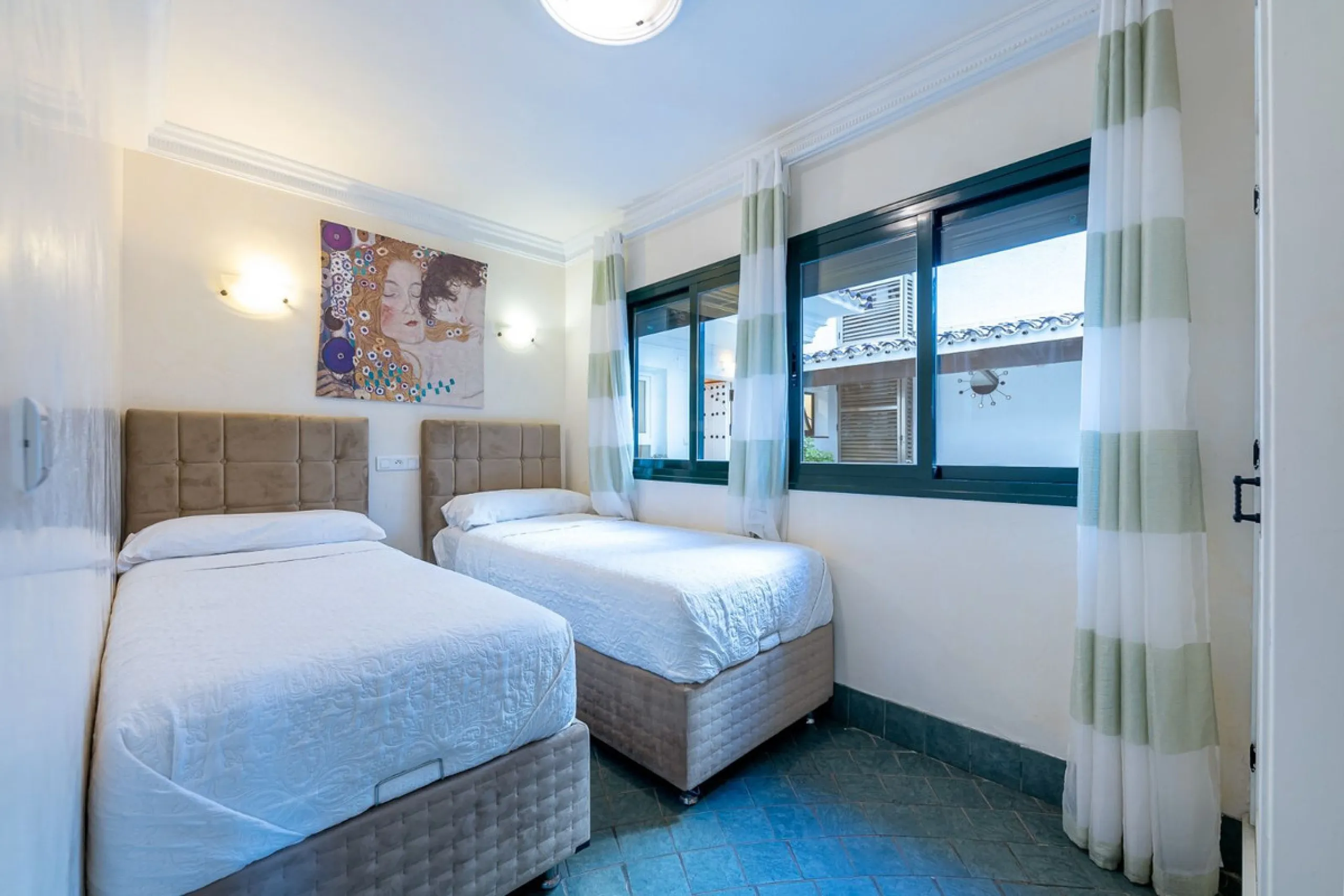 Hotel for Sale in Torremolinos – Seafront Location with 8 Apartments and Commercial Premises
