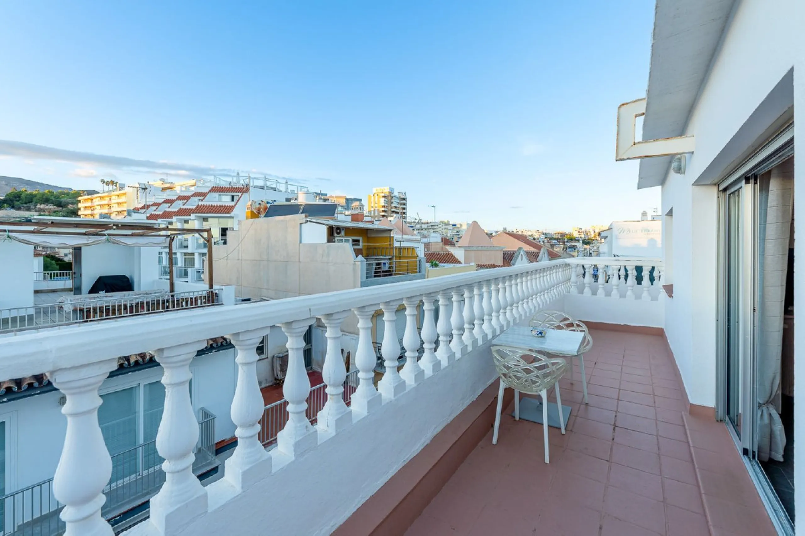 Hotel for Sale in Torremolinos – Seafront Location with 8 Apartments and Commercial Premises
