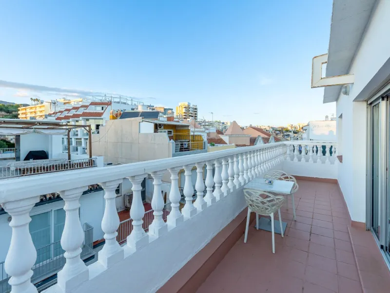 Hotel for Sale in Torremolinos – Seafront Location with 8 Apartments and Commercial Premises
