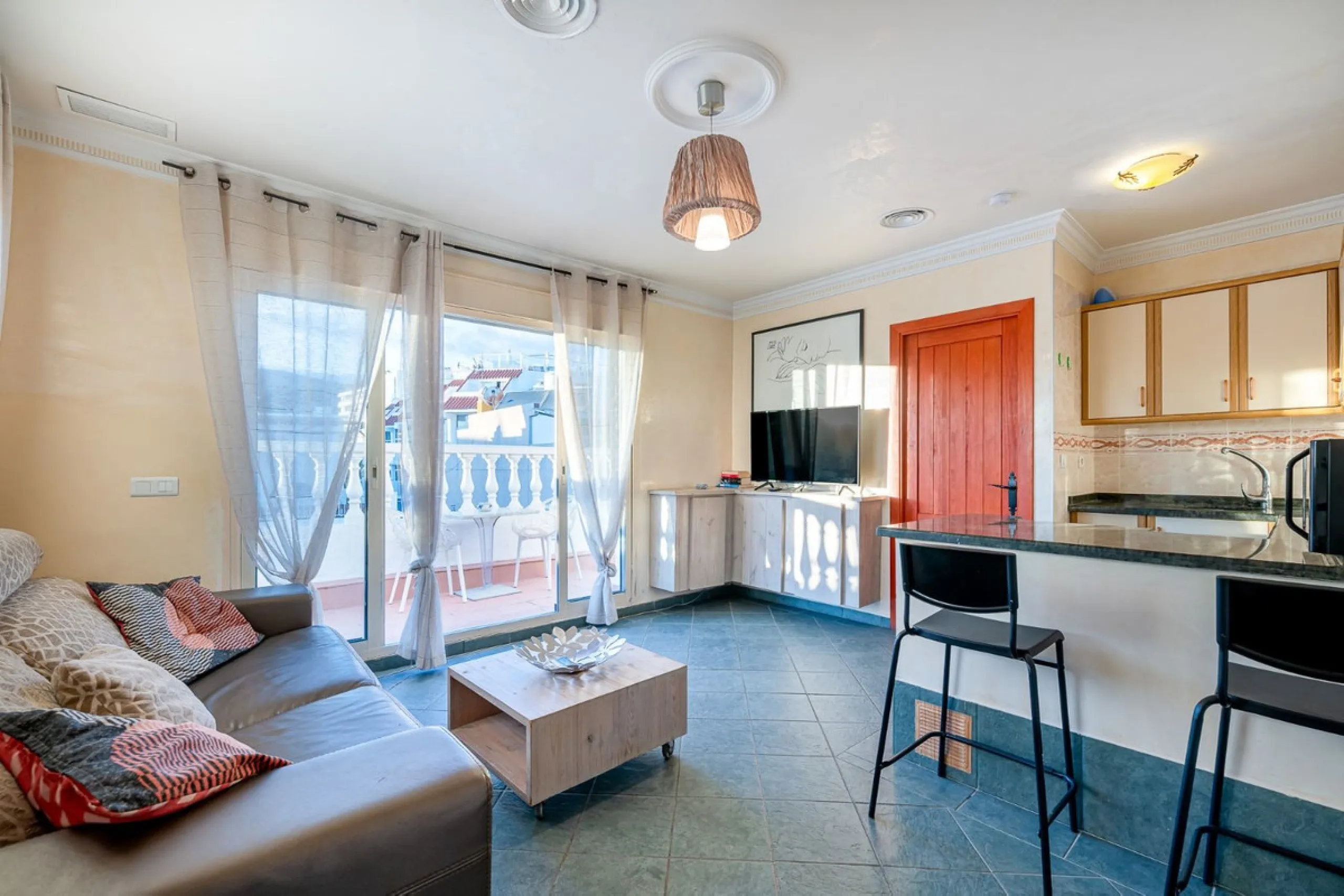 Hotel for Sale in Torremolinos – Seafront Location with 8 Apartments and Commercial Premises