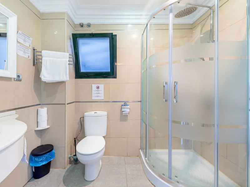 Hotel for Sale in Torremolinos – Seafront Location with 8 Apartments and Commercial Premises