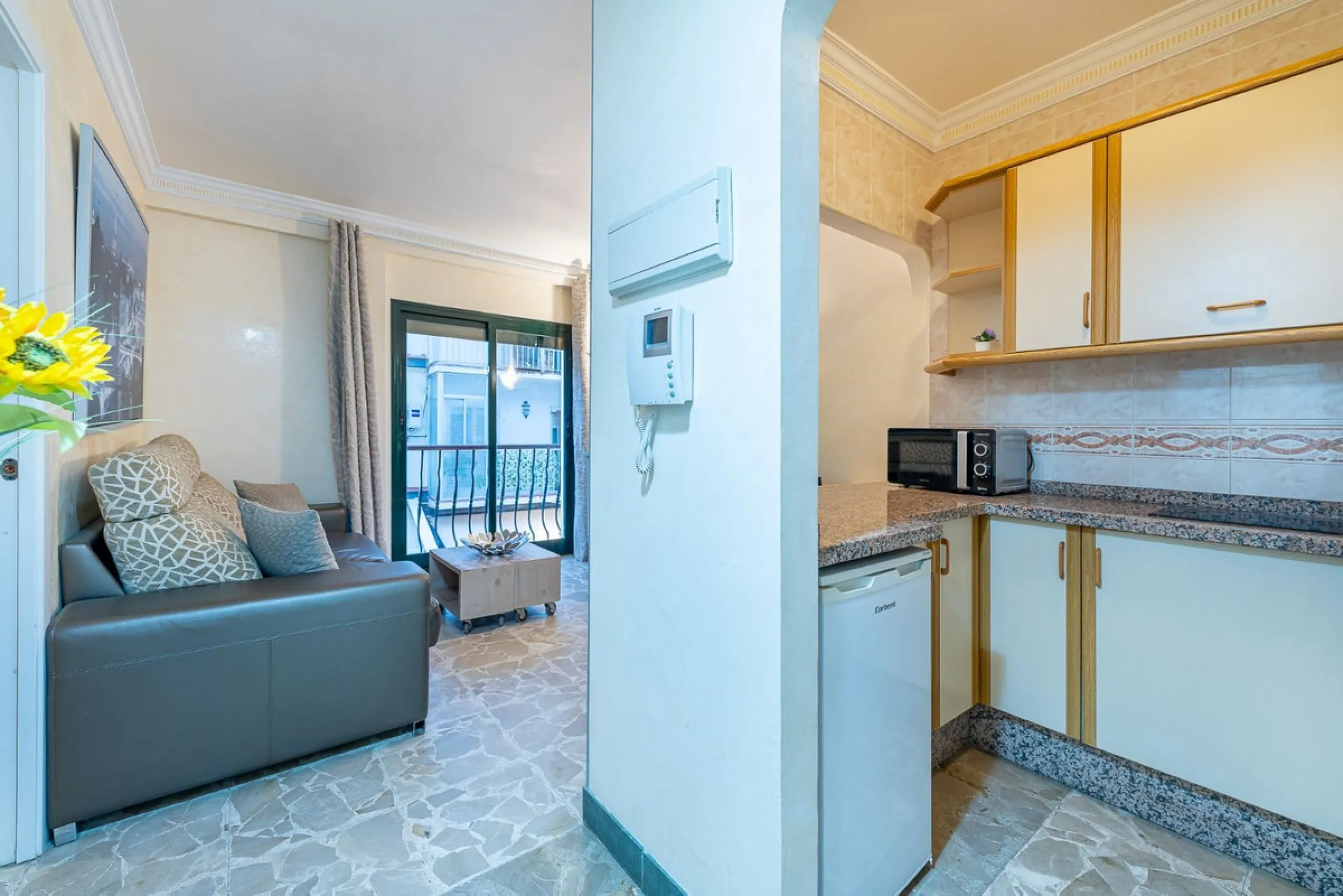 Hotel for Sale in Torremolinos – Seafront Location with 8 Apartments and Commercial Premises