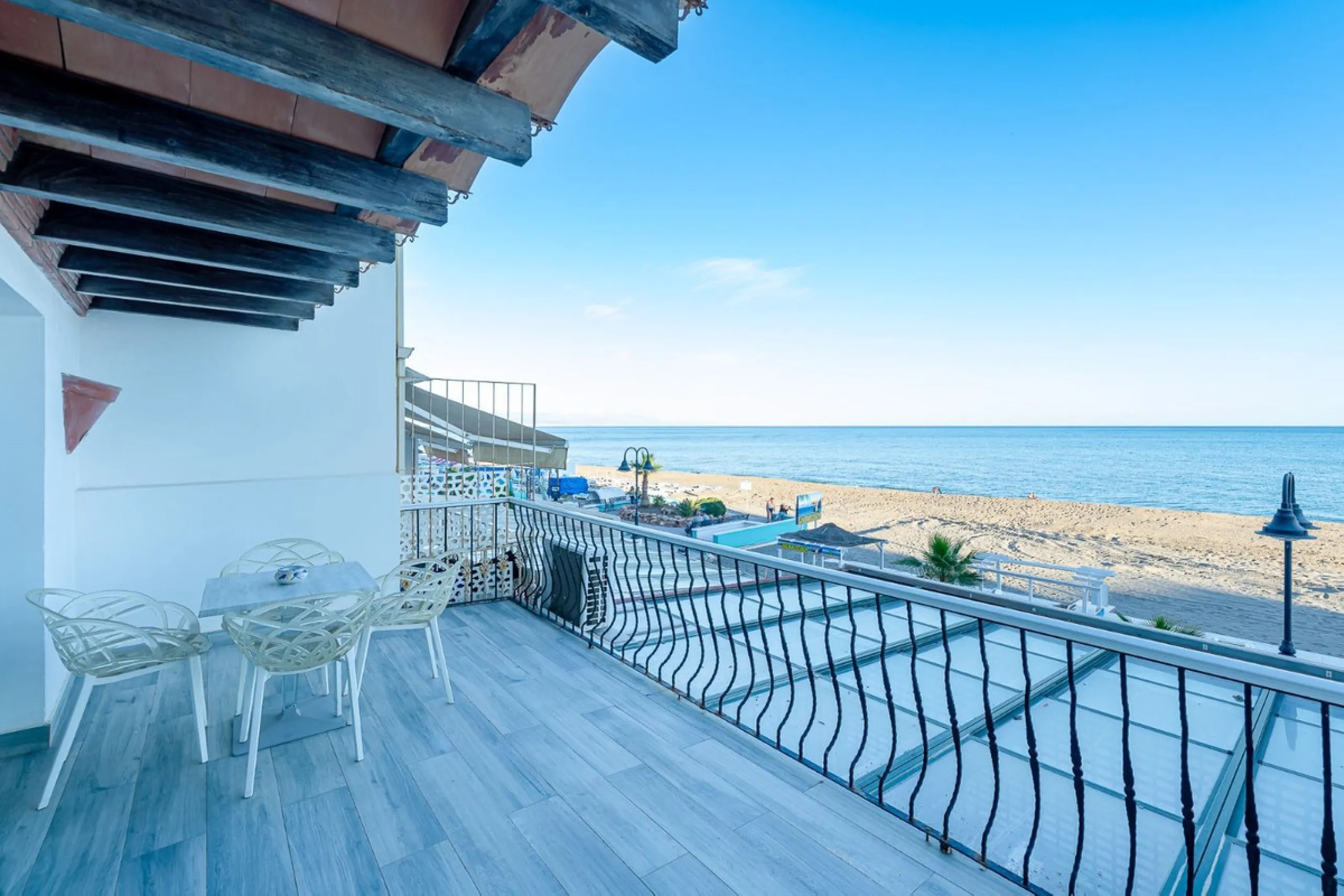 Hotel for Sale in Torremolinos – Seafront Location with 8 Apartments and Commercial Premises