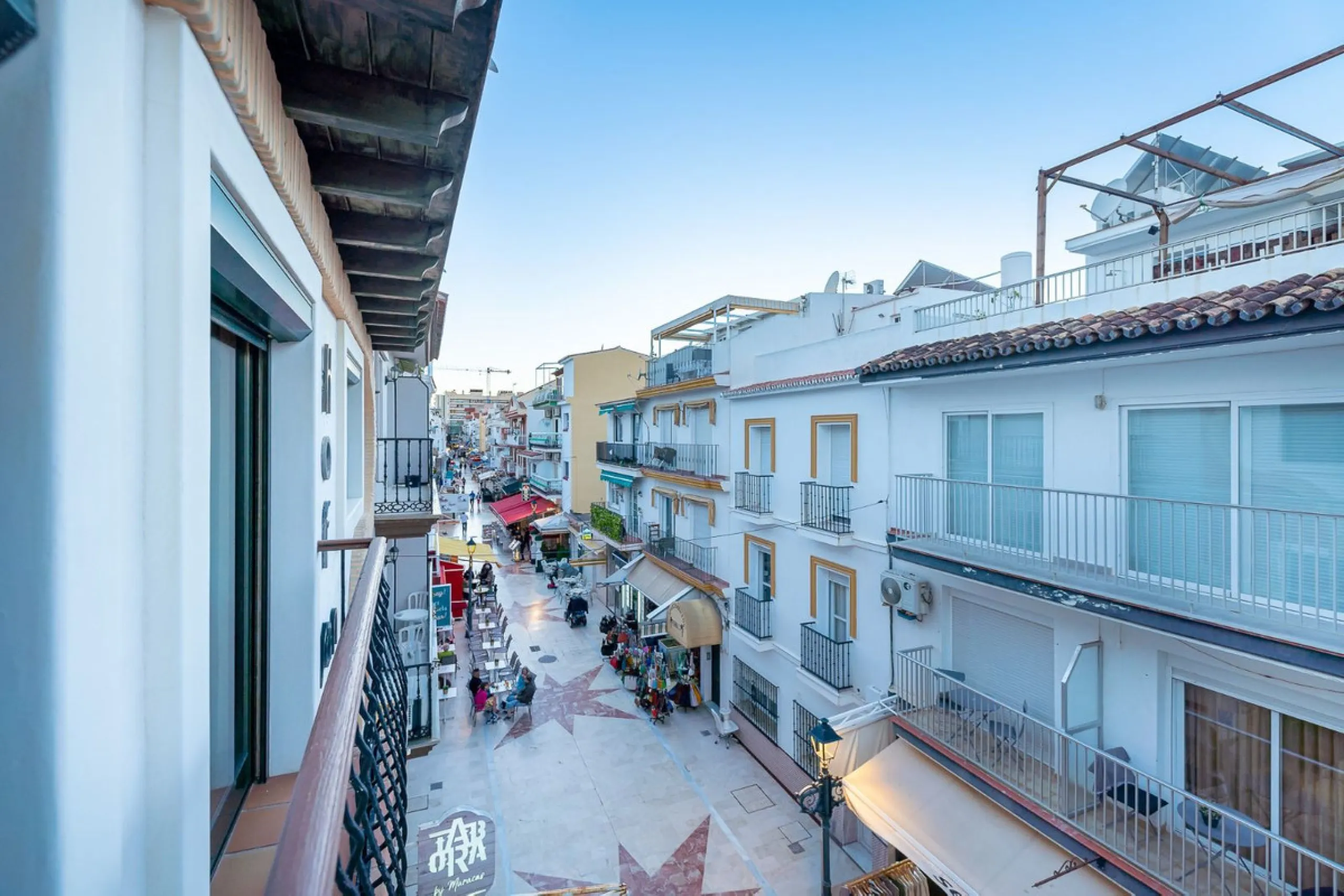 Hotel for Sale in Torremolinos – Seafront Location with 8 Apartments and Commercial Premises