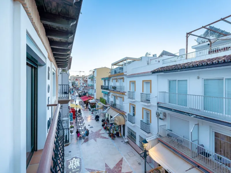 Hotel for Sale in Torremolinos – Seafront Location with 8 Apartments and Commercial Premises