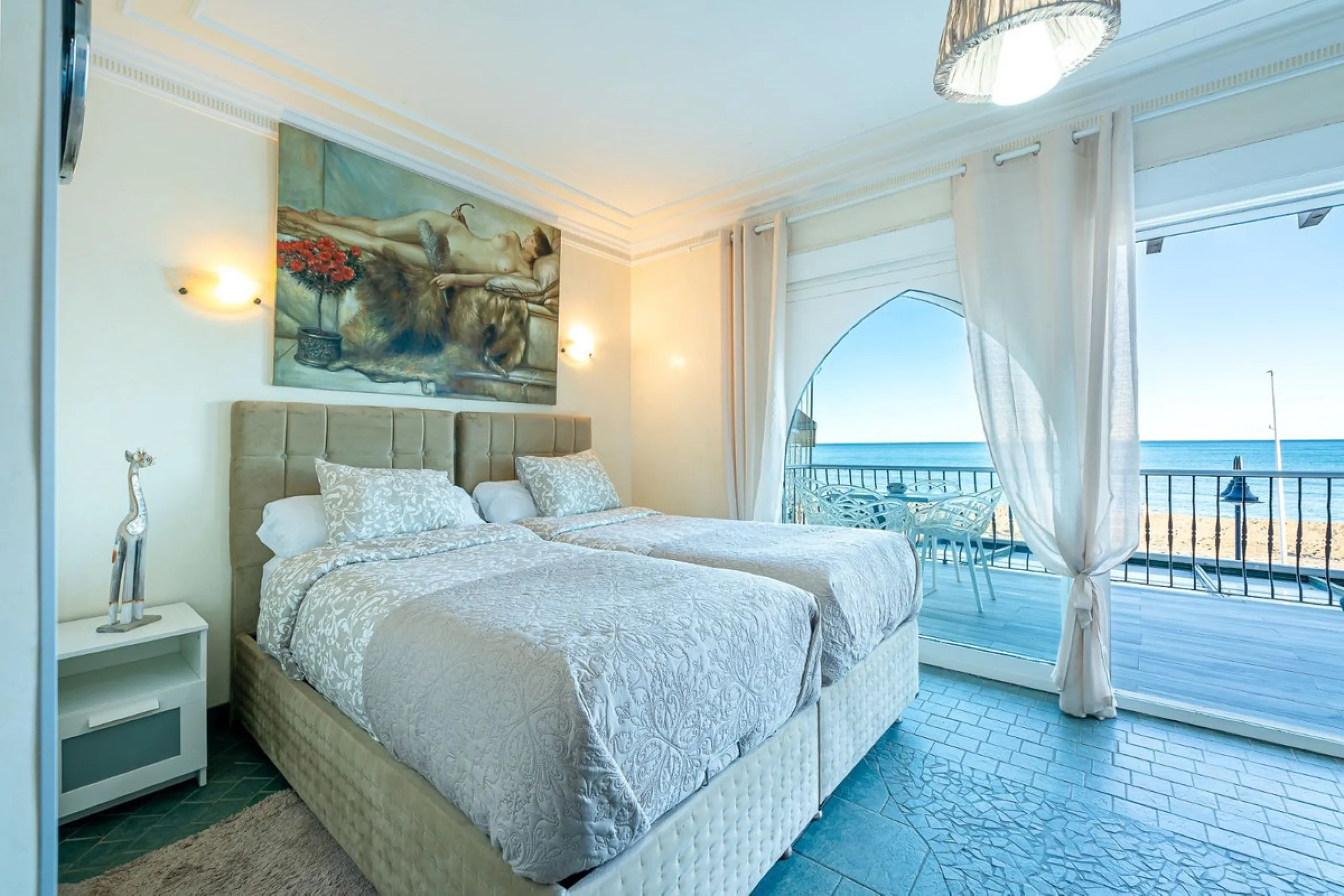Hotel for Sale in Torremolinos – Seafront Location with 8 Apartments and Commercial Premises