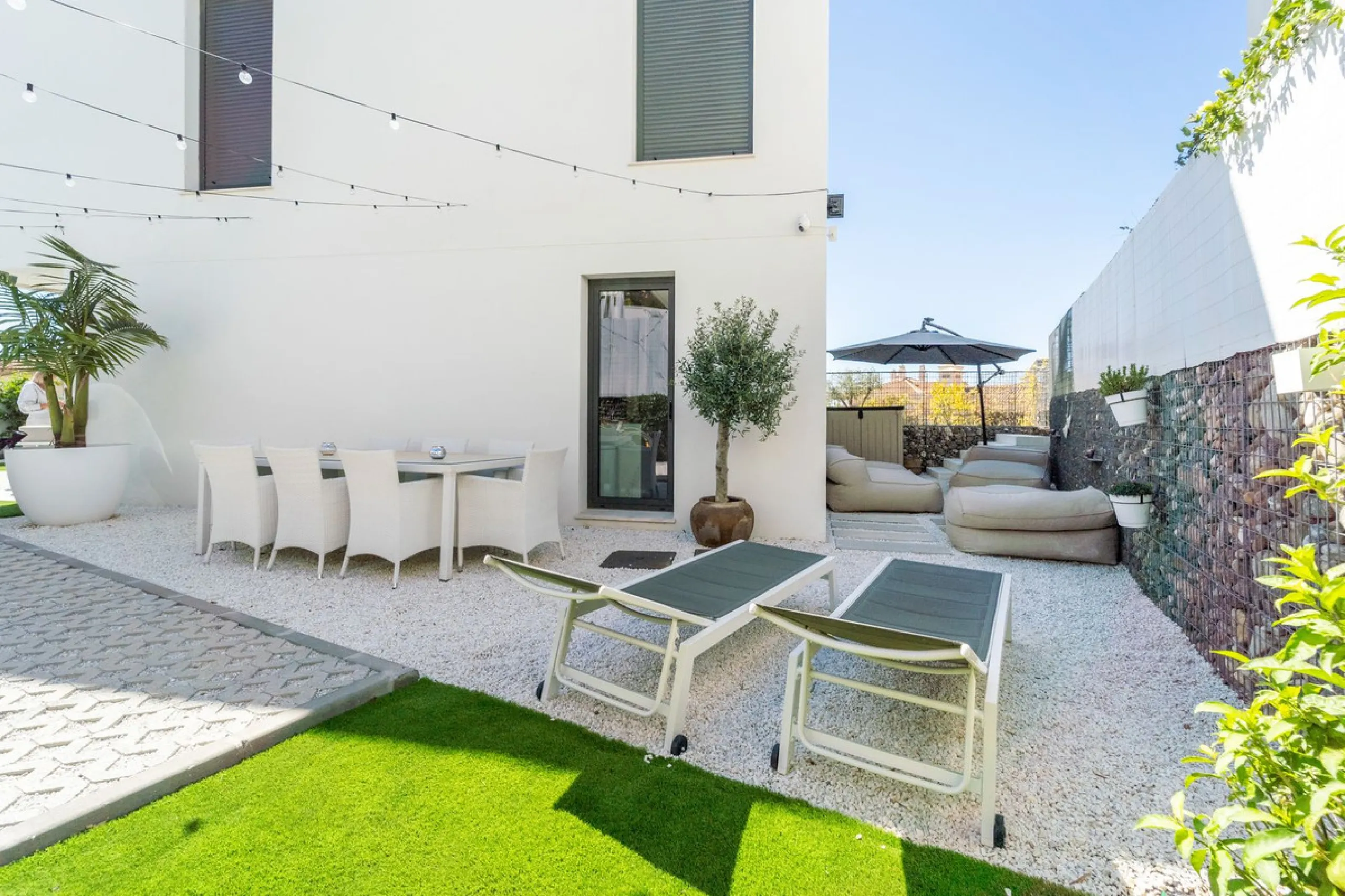 Significant price reduction from 690,000 euros to 649,000 euros.