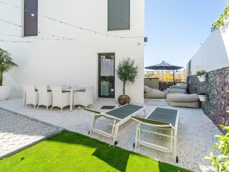 Significant price reduction from 690,000 euros to 649,000 euros.