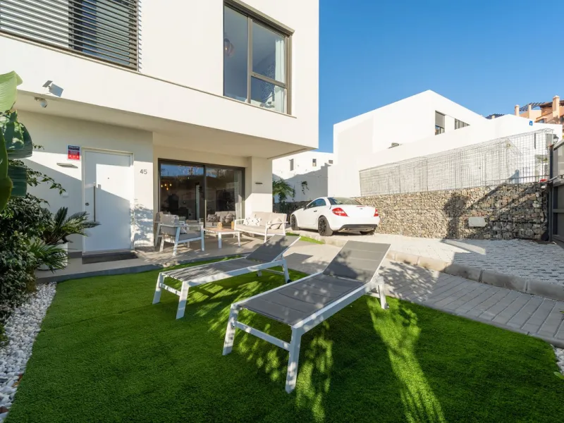 Significant price reduction from 690,000 euros to 649,000 euros.