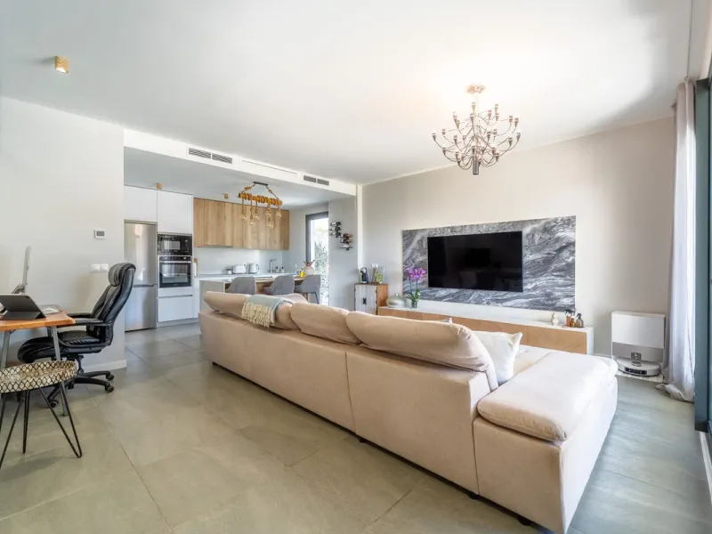 Significant price reduction from 690,000 euros to 649,000 euros.
